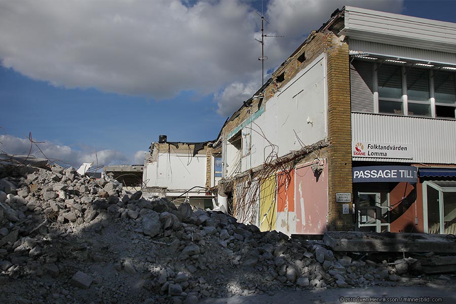 Av gamla folktandvrden i Lomma terstr inte mycket. Gamla Lommabider. Foto: Sven Henriksson, minnesbild.com
