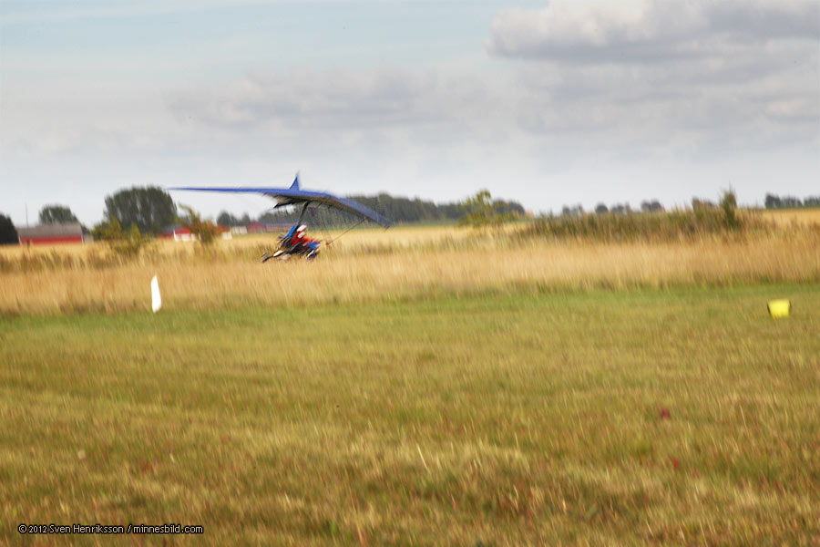 Crashing Hang Glider - Lödde motorträff 2012