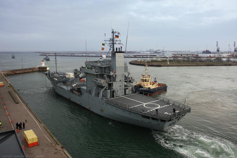 Svitzer Mars assisterar.