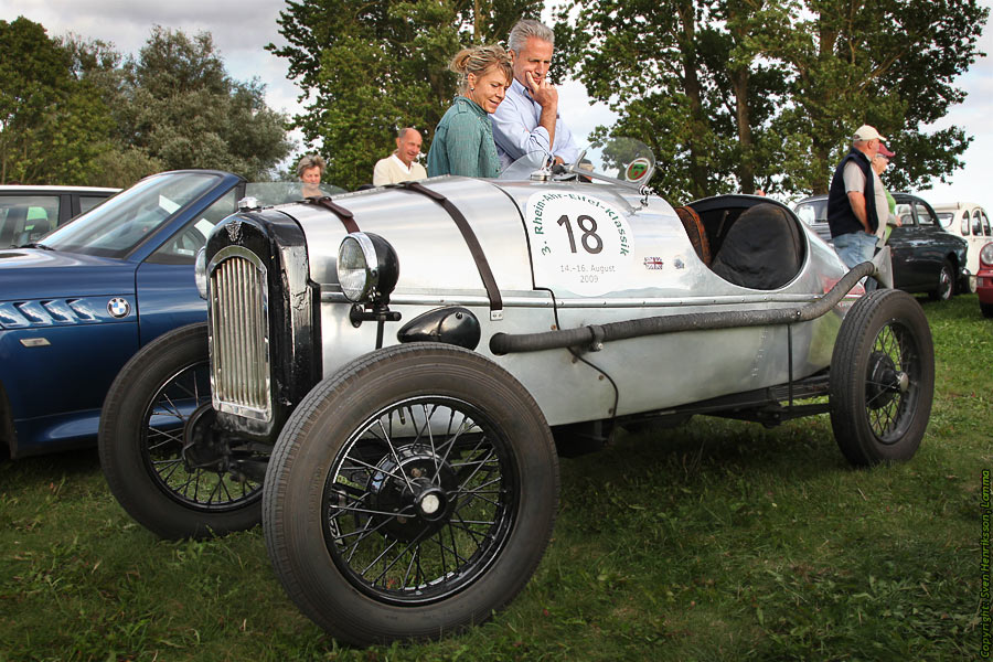 Lite data om bilden:
Plats: Vikingatider i Löddeköpinge
Motorträff eller tisdagsträff i Löddeköpinge. Foto: Sven Henriksson, minnesbild.com