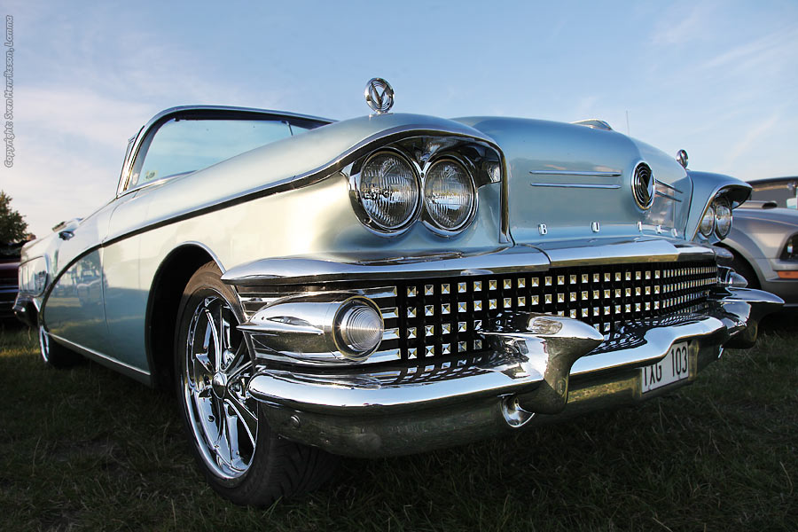 Motortrff eller tisdagstrff i Lddekpinge. Buick. Foto: Sven Henriksson, minnesbild.com