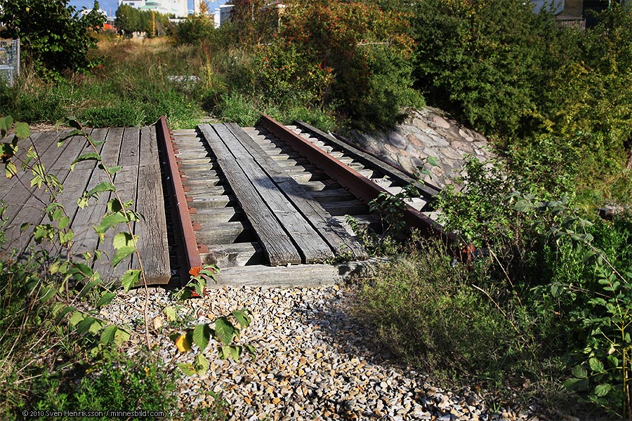 Lite data om bilden:
Datum: 2010-09-29
Utrustning: Canon EOS 5D MkII + EF 24-105 F4.0
MLJ Malmö-Limhamns järnväg kallad sillabanan, Gamla Malmöbilder av Sven Henriksson, minnesbild.com