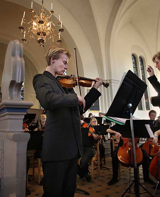 Lite data om bilden:
Plats: Lomma kyrka
Datum: 2009-04-25
Utrustning: Canon EOS 5D + EF 24-105
Lomma kyrka